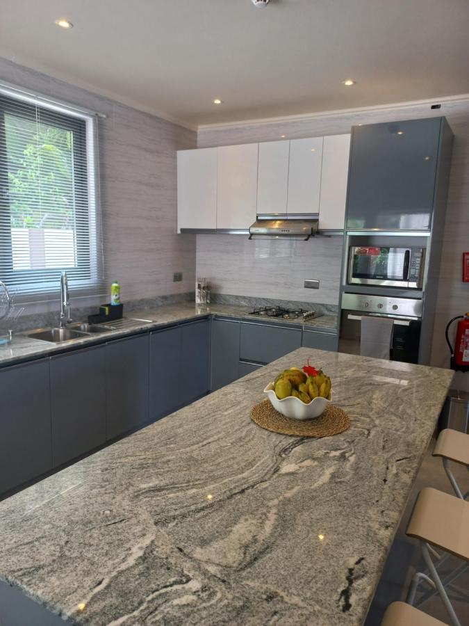 Riverside Retreat อองซ์รอแยล ภายนอก รูปภาพ